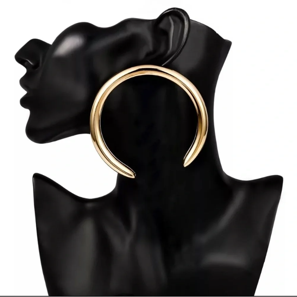 Mega large gold crescent 🌙 moon hoop earrings - Picture 3 of 8